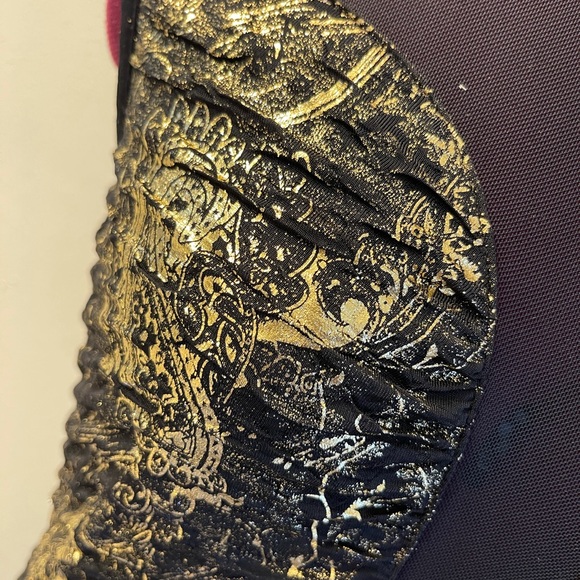 Black and Gold Dress - Picture 4 of 9